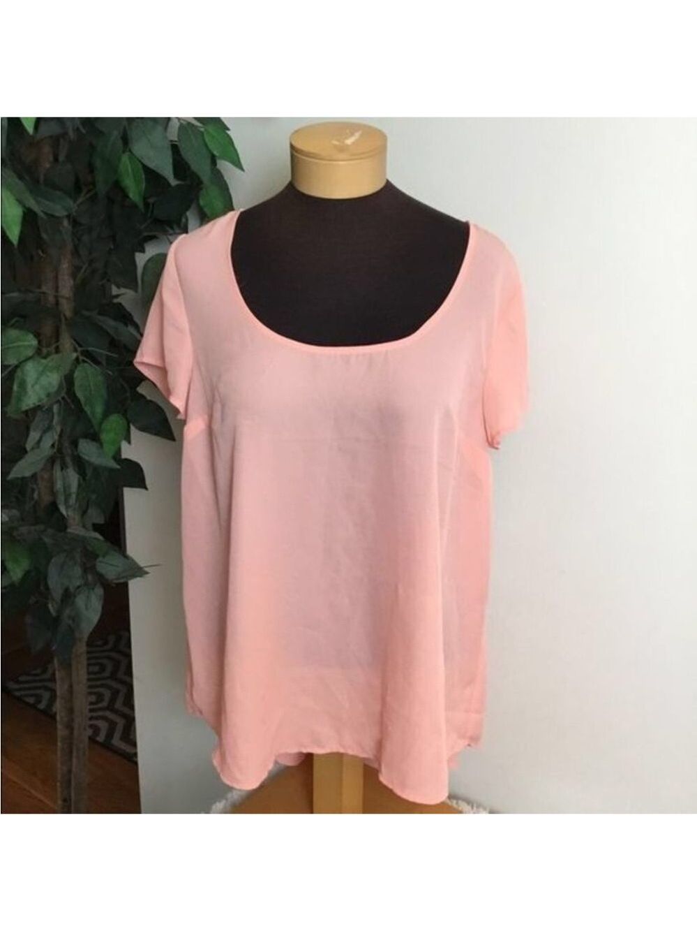 Torrid 00 Apricot NWT semi‎ sheer blouse w/flaws